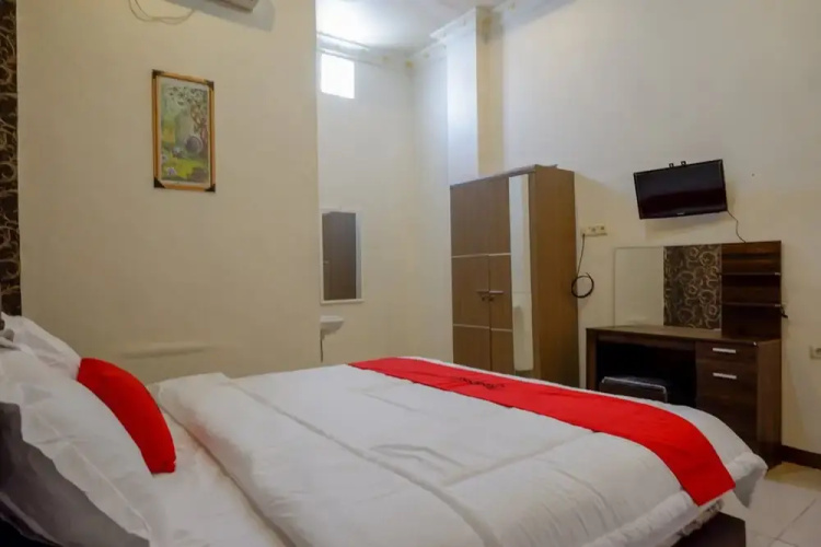 RedDoorz @ Jalan Pattimura Palu