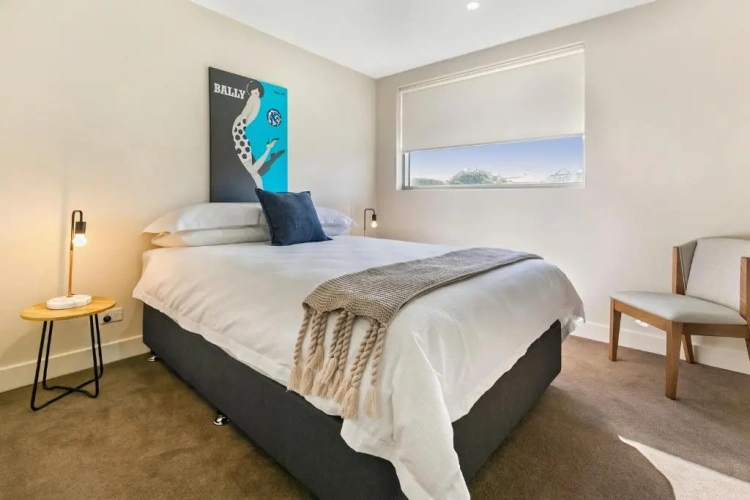3 Bedrooms Apartment