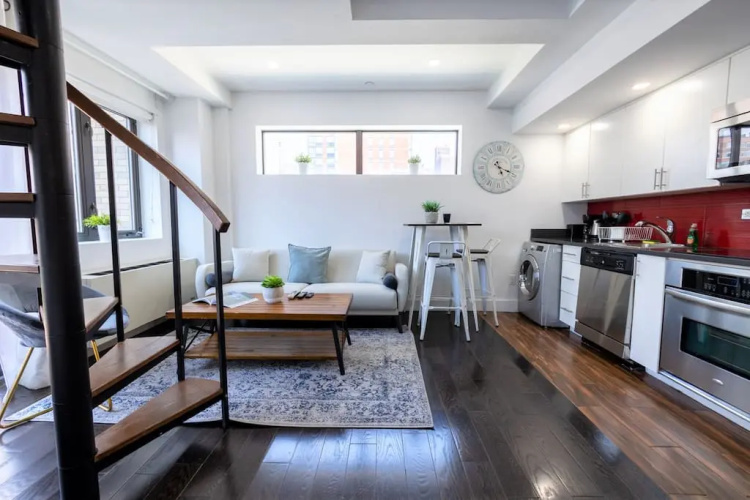 809-6b 2BR Duplex With Private Patio