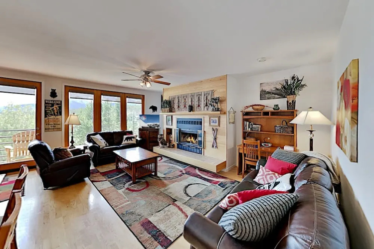 9150rgr9 2 Bedroom Condo