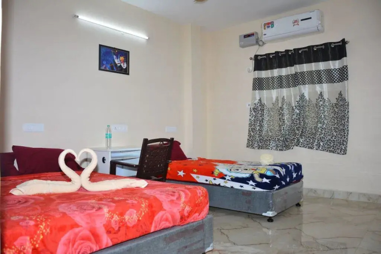 Krish Rooms And Stay