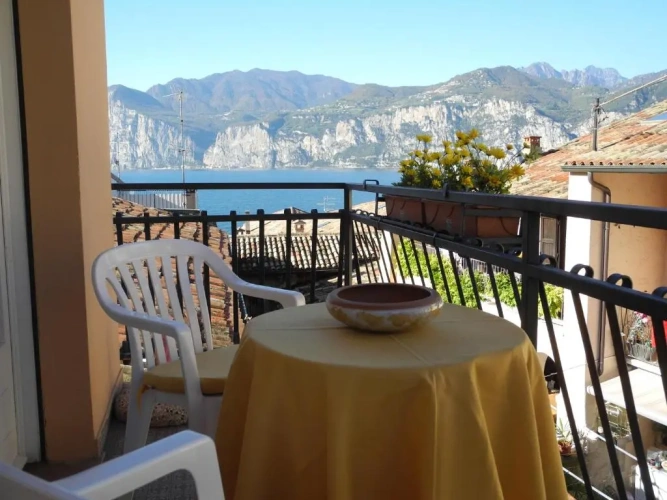 2 Bedrooms Apartment with lake view