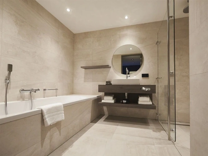 Comfort room