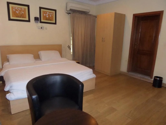 Noahs ark hotel and suites