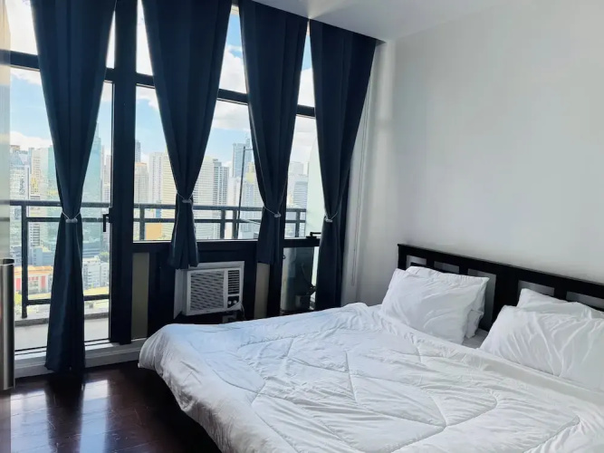 2 bedroom with 2 Balconies Skyline View