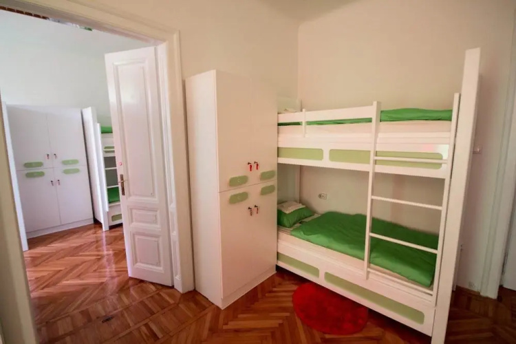 Hostel For Me