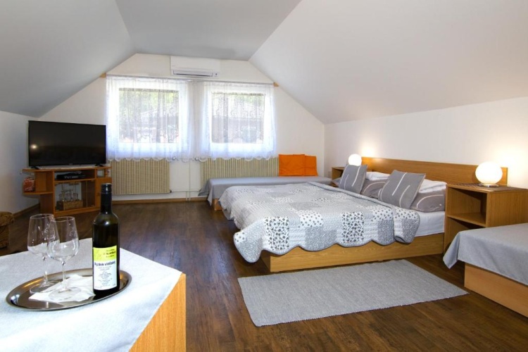 Standard Quadruple room