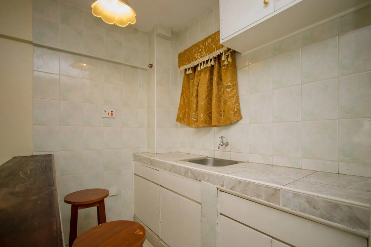 Harlequin Suites Hotel