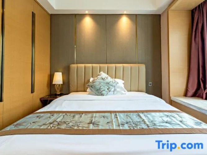 2 Bedrooms Business Suite with balcony