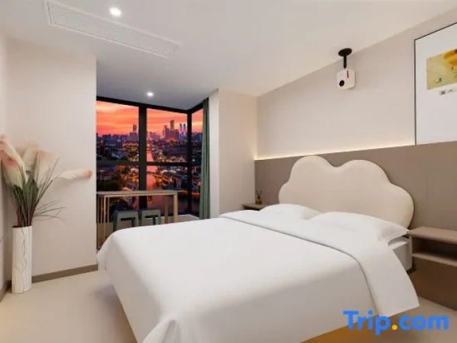 Standard Double room with view