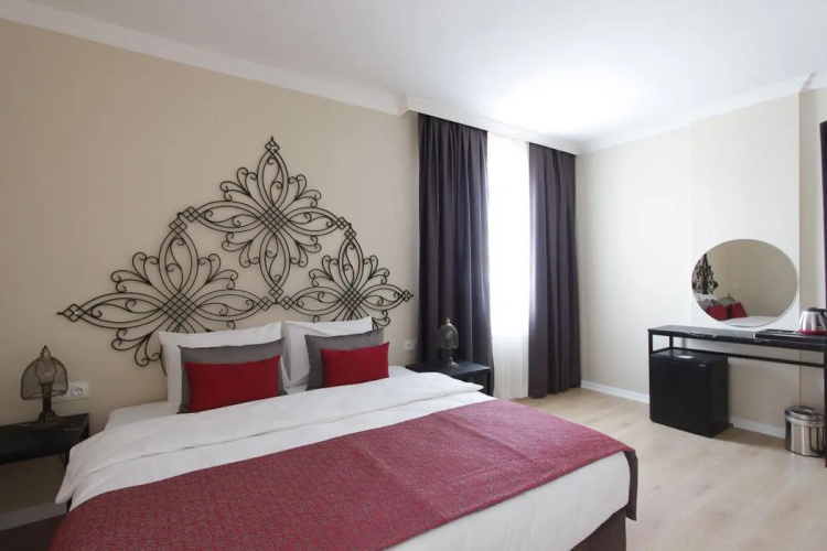 Azuu Suite Hotel