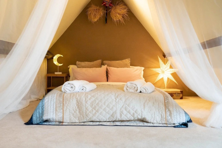 The Loft 2BR Duplex 82 Cathedral Cardiff Parking