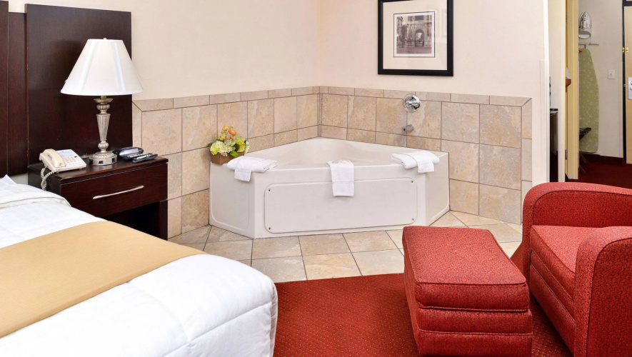 Executive Inn & Suites
