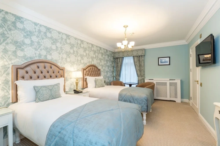 Twin room