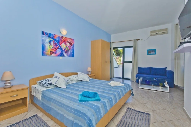 Club Attic Suite