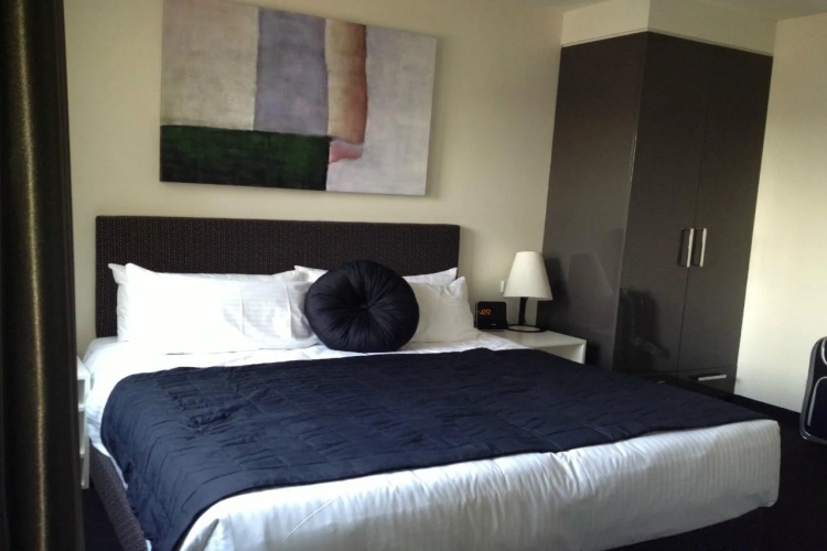 MainStay Suites Hawthorn