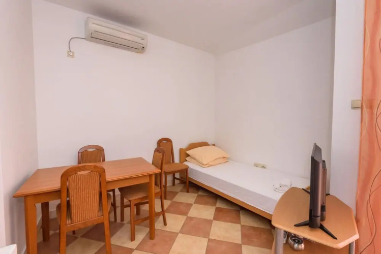 Apartments Zdravko