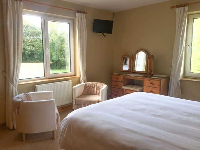 Lake House B&B