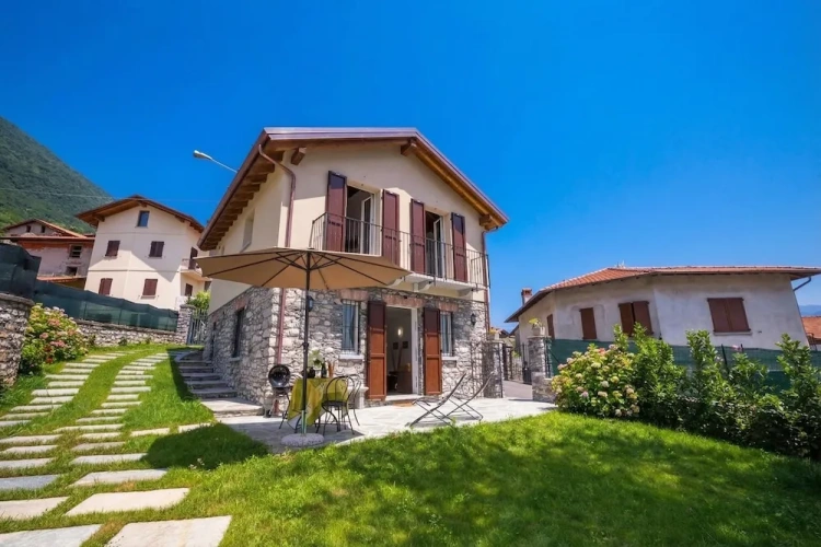 Family Cottage with balcony