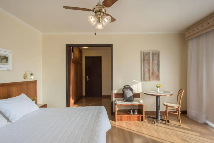 Serrazul Hotel