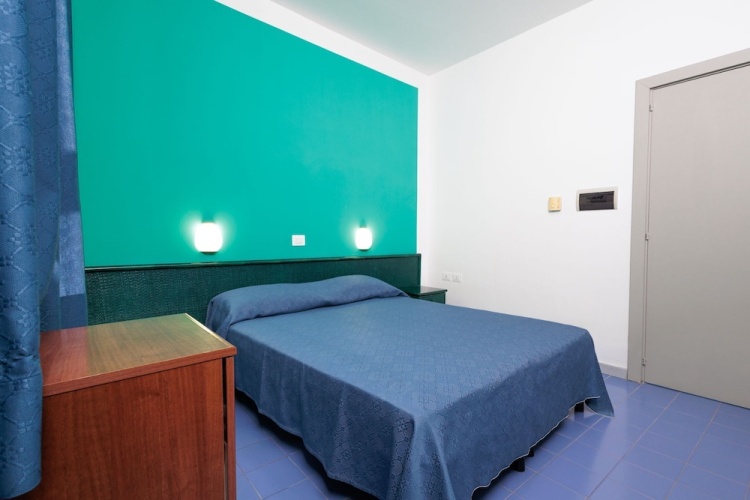 Economy Triple room