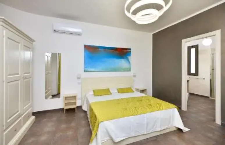 Damavi Suite