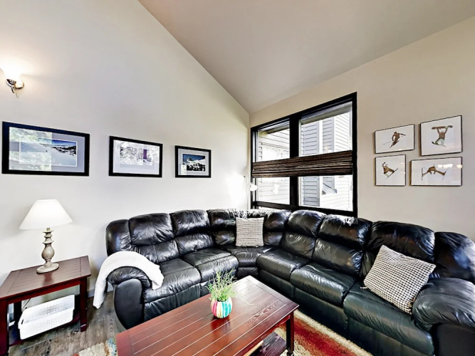 4BR 4BA Rustic Mountain Condo Park City by RedAwning