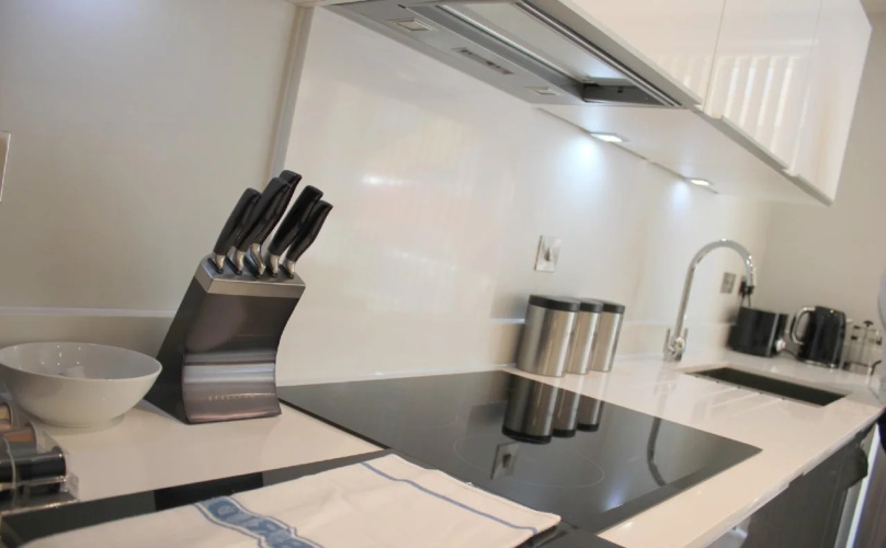The Station Suite (Peymans)