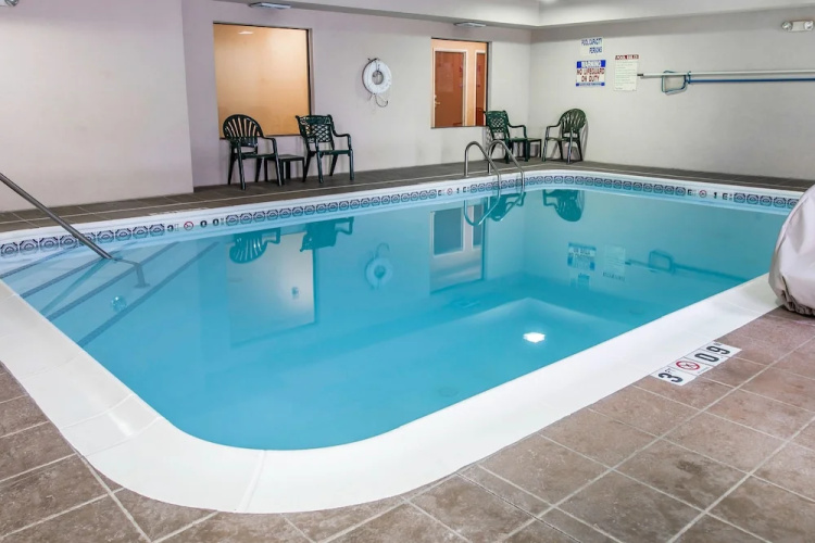 Holiday Inn Express Niles
