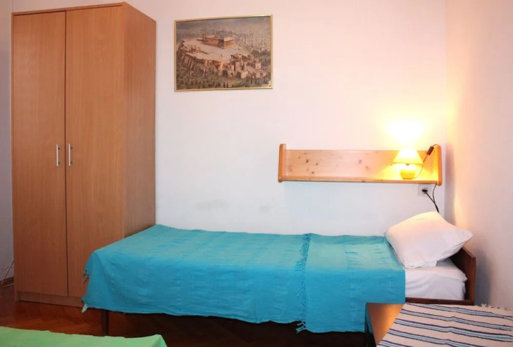 Dora Apartments