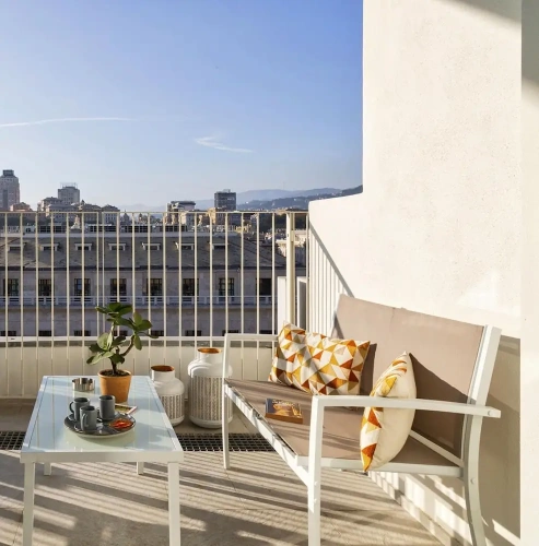 2 Bedrooms Apartment