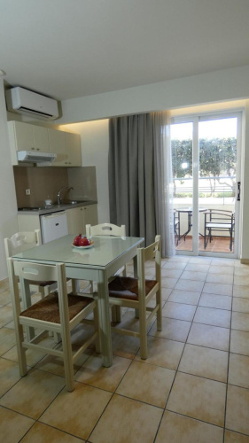 Melina Beach Hotel