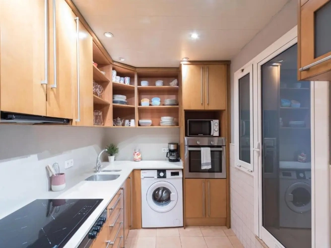 3 Bedrooms Apartment