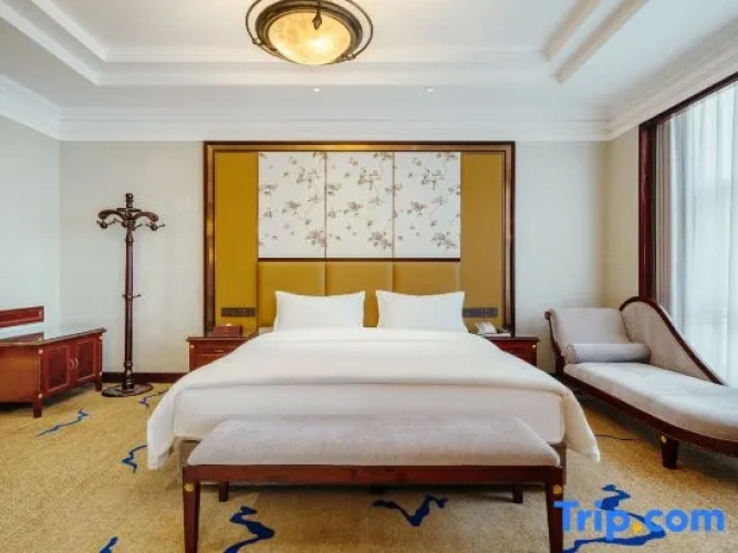 Deluxe Double Suite