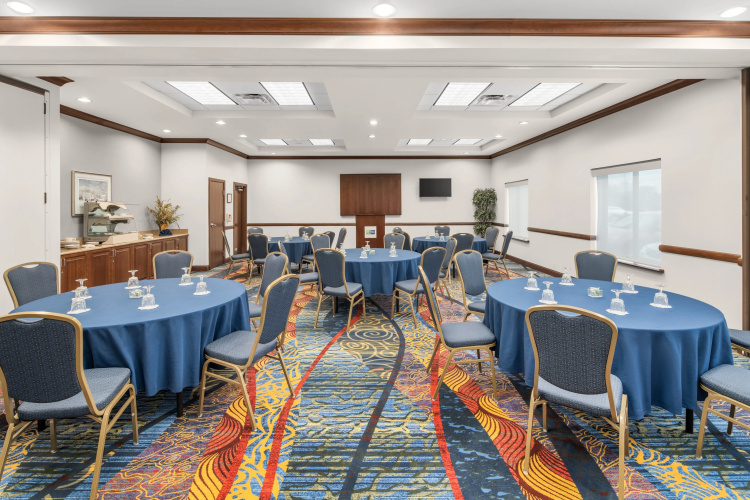 Holiday Inn Express Hotel & Suites Wilmington-Newark photo 22
