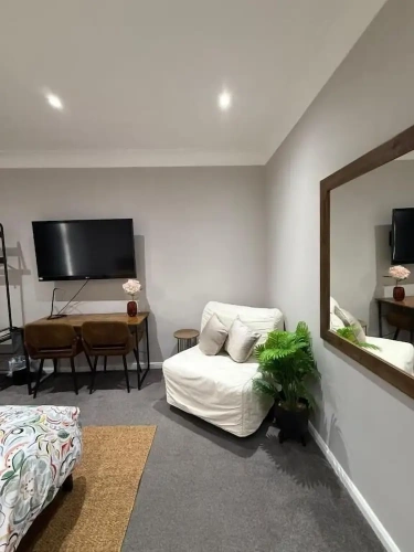 Standard Triple room with city view