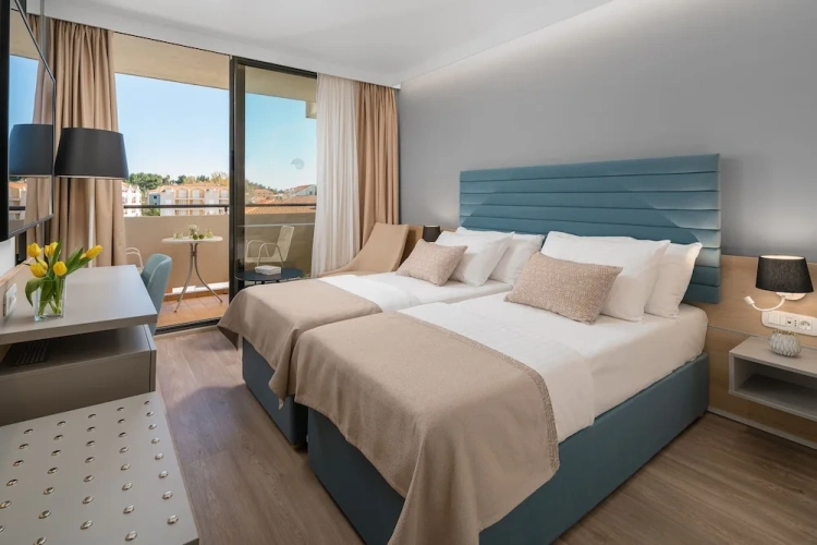 Standard room with balcony