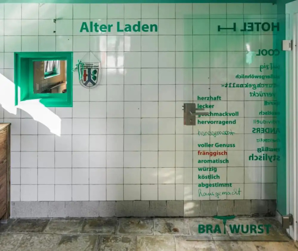 BRATWURSThotel