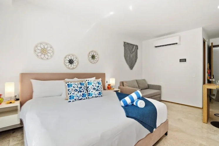 Comfort Basement Studio with balcony