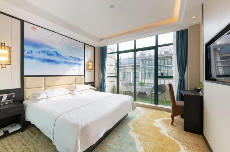 Yiwu Luckbear Hotel