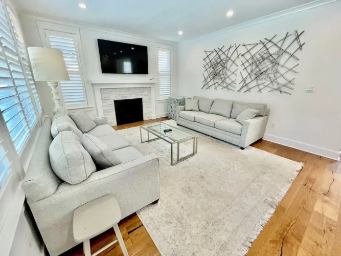 Lake Avenue 77