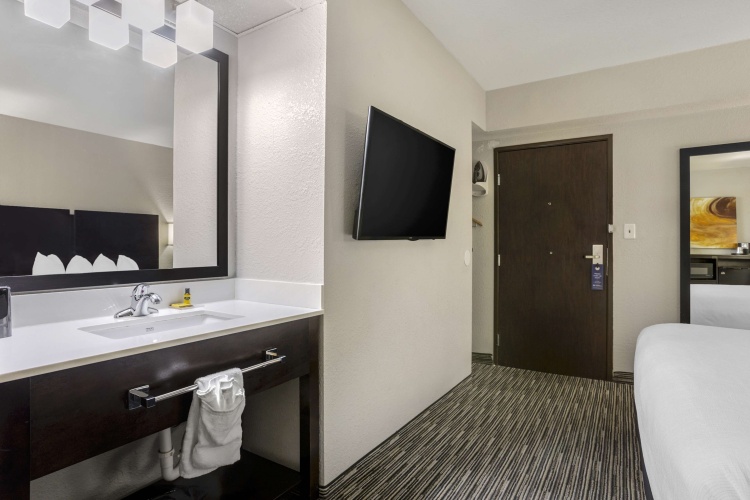 Best Western Plus Jonesboro Inn & Suites photo 6