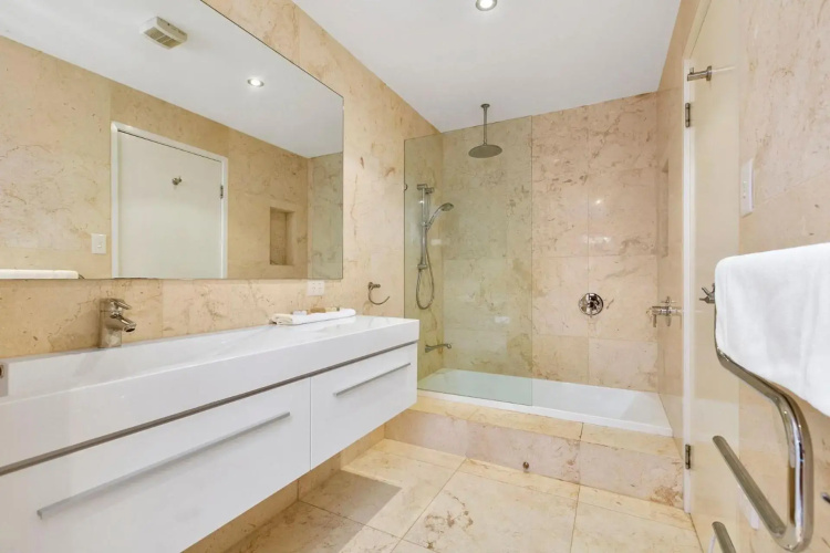 Depper St Large Luxury Residence Entire House
