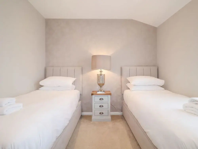 Woodbridge Penthouse