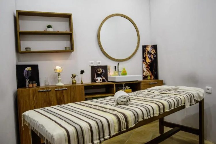 Suites hotel les charmilles & spa