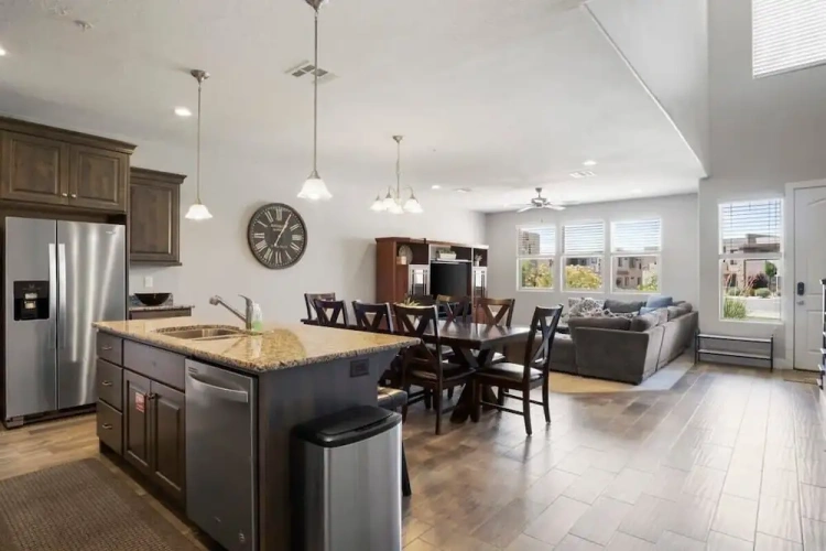 3 Bedrooms Luxury Apartment