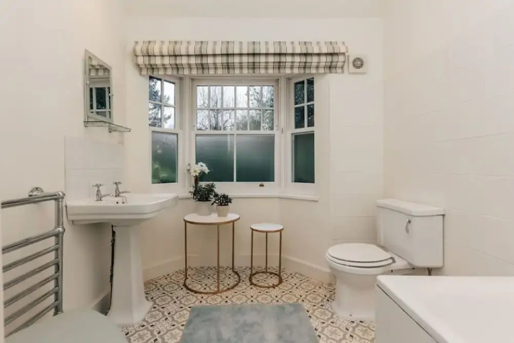 Badgemore Cottage - From 250 Per Night
