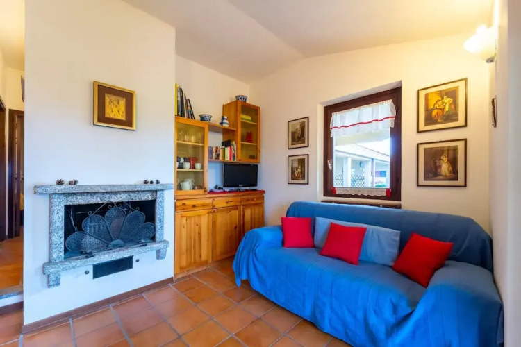 Crimson Apartment by Wonderful Italy