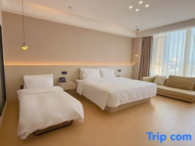 Deluxe Family Suite with sea view