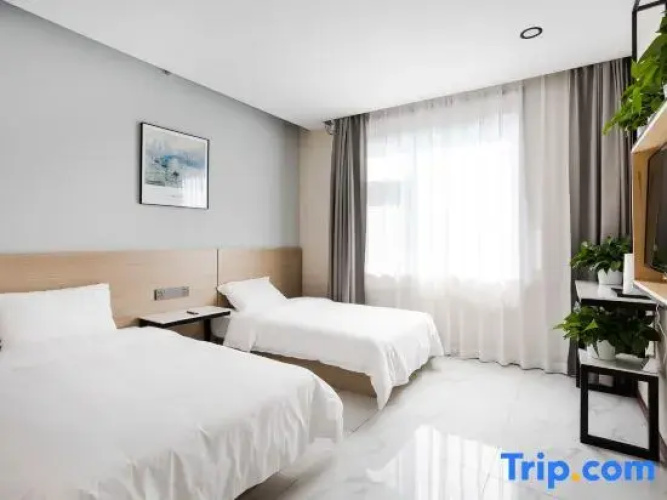 Mijia Youth Hotel